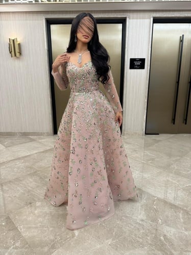 فستان سـهرة فخم الخامة شك كامل تطريز راقي اللون لح...