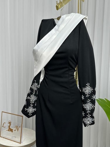 فستان سيلا قطيفه اسود اخضر عنابي كحلي مخمل