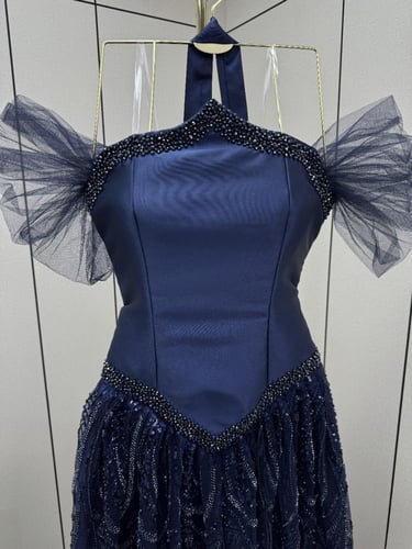 فستان سهره اللون كحلي عنابي اخصر القماش ميكادو تطر...