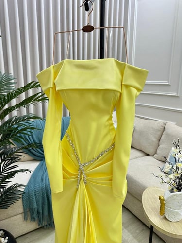 فستان سهره اللون ليموني القماش تفته و باربي تطريز...