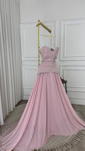 فستان سهره اللون وردي صدريه باربي شيفون جورجيت دبل...