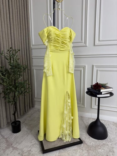 فستان اصفر بكلفه باربي درجه اولى راقي من متجر جوهر...