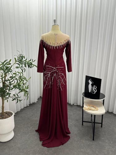 فستان سهره اللون برغندي كريستال مع شيفون تطريز يدو...