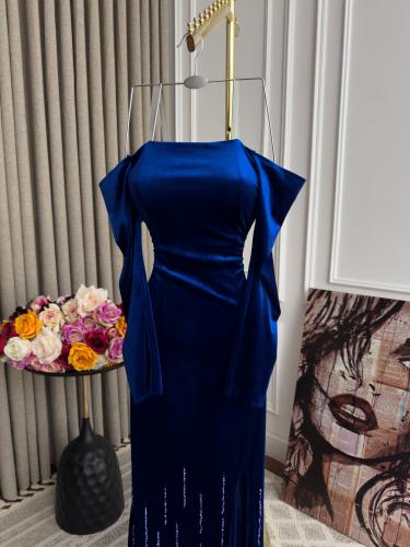 فستان سهره اللون نيلي ازرق مخمل كورري مطرز من متجر...