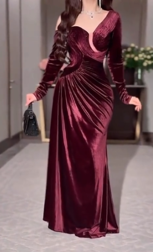 فستان سهره اللون برغندي مخمل من متجر جوهره FR