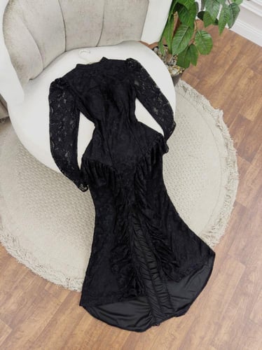 فستان ناعم اللون اسود دانتيل