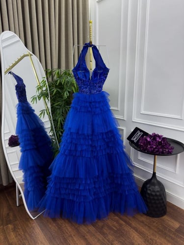 فستان سهره نيلي تل تطريز كلفه وفصوص اللون من متجر...