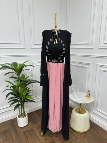 جمبسوت اسود على وردي الخامه لكرا على جورجيت بلسييه...