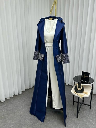 جمبسوت مع جاكيت طويل ازرق نيلي الخامه باربي و ميكا...