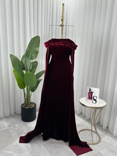 فستان سهره اللون كحلي و اسود و عنابي الخامه مخمل م...