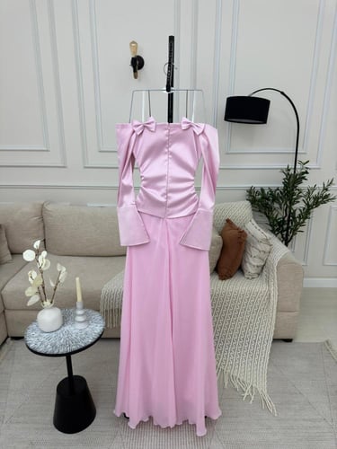 فستان وردي باكمام من متجر جوهره HR