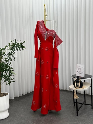 فستان سهره اللون احمر و اخضر بترولي نوع القماش بار...