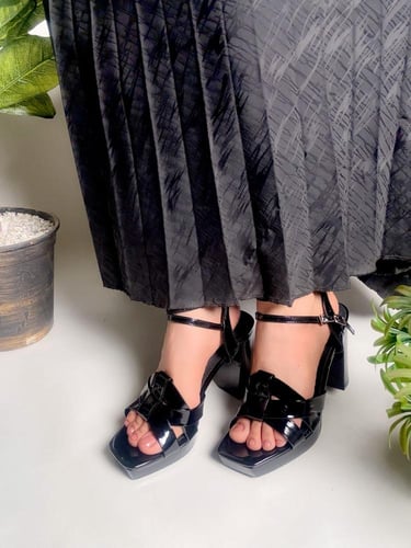 احذية كعب سان لوران من متجر جوهره