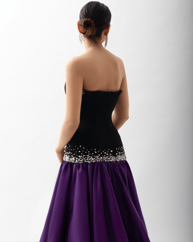 فستان بنفسجي مزين بالكريستال