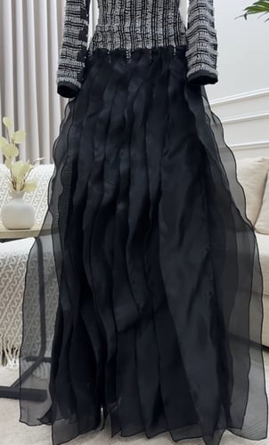 فستان بيج و اسود حرير مطرز من متجر جوهره X MA