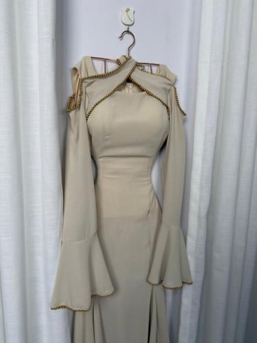 جلابيه سي واي لون بيج من متجر جوهره