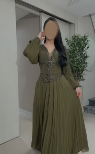 فستان سهره اللون زيتي الخامه جورجيت بيلسيه كسرات+ صدريه كلفه سهره من متجر جوهره MA
