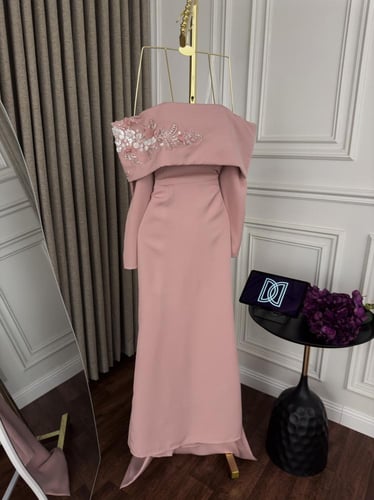 فستان سهره وردي و اصفر و سماوي