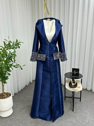 جمبسوت مع جاكيت طويل ازرق نيلي الخامه باربي و ميكا...