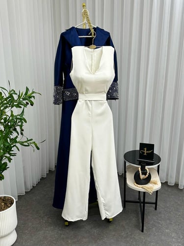 جمبسوت مع جاكيت طويل ازرق نيلي الخامه باربي و ميكا...