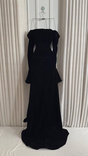 فستان سهره اللون بني و اسود مخمل وجوخ تفته من متجر...