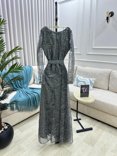 فستان سهره اللون رصاصي الخامه بطانه تفته استرتش كل...