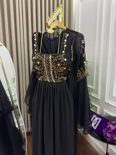 جلابيه فخمه اللون اسود خامه شيفون تطريزيدوي