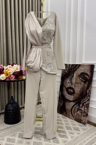 جمبسوت الخامه باربي تطريز اللون ابيض K MN D