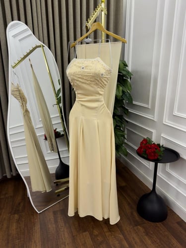 فستان سهره اللون سكري يميل للبيج شيفون من متجر جوه...