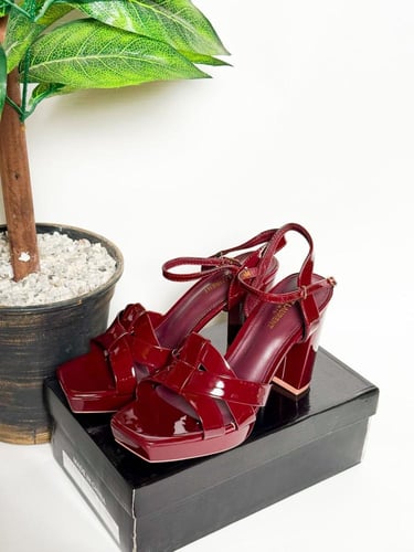 احذية كعب سان لوران من متجر جوهره