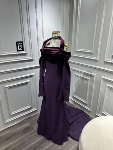 فستان بنفسجي طويل من المخمل و الباربي