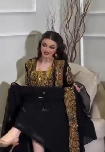 جلابيه فخمه اللون اسود خامه شيفون تطريزيدوي