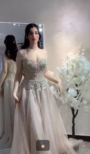 فستان سهره اللون بيج الخامه: تفته لمعه تطريز يدوي...