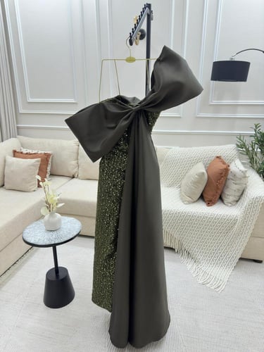 فستان زيتي فخم برغندي عميق موف رقيق