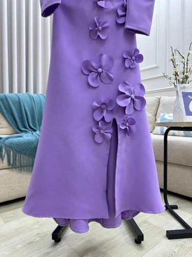 فستان اسود و احمر غامق موف وردي ورد ليزر