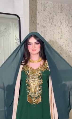 جلابية اللون اخضر الخامه جورجيت البطانه استرتش تطر...