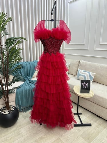 فستان سهره اللون احمر الخامه بطانه تفته سيلا تل تي...