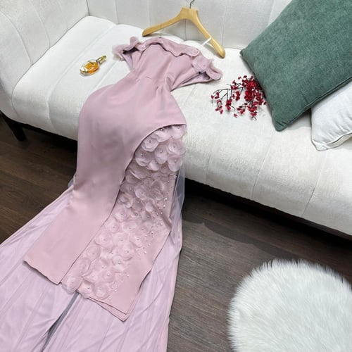 فستان سهره اللون لحمي الخامه كريب باربي 80ورده مطر...