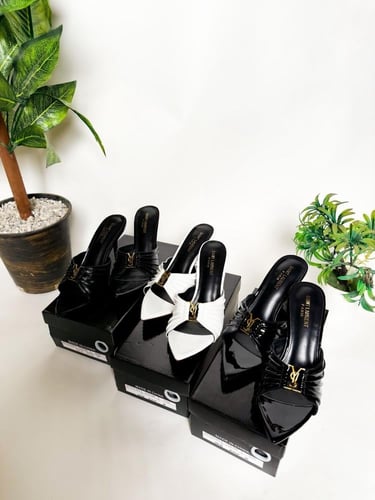 احذية كعب سان لوران من متجر جوهره