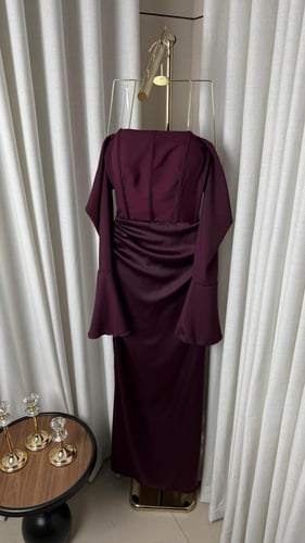 فستان ليلكي غامق