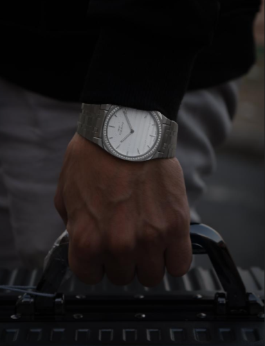 ساعه رجالي بتصميم جديد وفاخر من ماركة ماربلينو