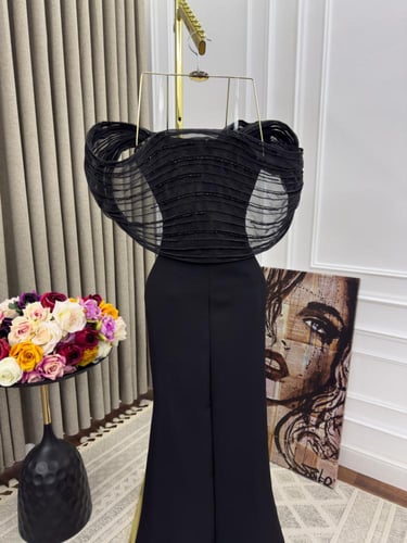 فستان اسود الخامه باربي