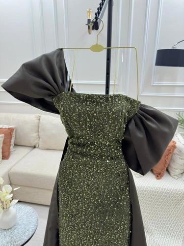 فستان زيتي فخم برغندي عميق موف رقيق