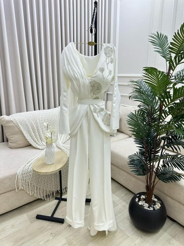 جمبسوت الخامه باربي تطريز اللون ابيض K MN D