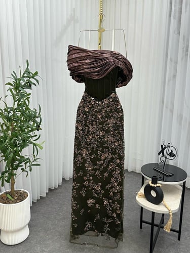 فستاان سهره اللون زيتي نوع القماش قطعه تل شك صدريه...