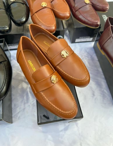 احذية مريحة روبوتو كافالي من متجر جوهره