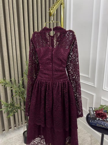 فستان ناعم قصير اللون عنابي دانتيل اصلي درجه اولى...