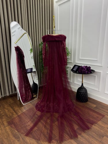 فستان سهره اللون برغندي دانتيل تطريز ذيل تل من متج...