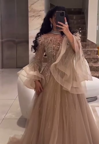فستان سهره اللون بيج مشمشي القماش تل تيلندي اصلي د...