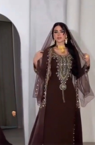 جلابية اللون بني باربي تل تيواني تطريز يدوي من متج...